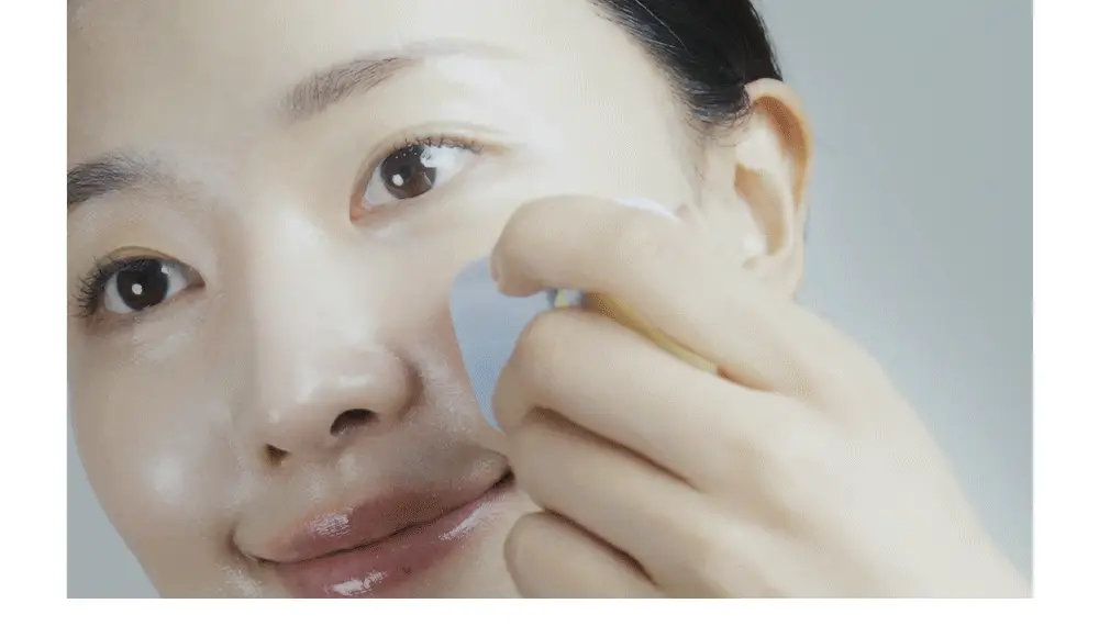[산뜻보송 선스틱] 비긴스 바이 정샘물 블루 캐모마일 히알루론산 에어리 선 스틱 15g 상세페이지 3